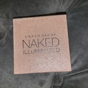SOLD Urban decay NAKED illuminated